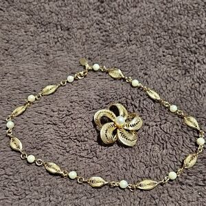 Elegant Gold and Pearl Jewelry Set